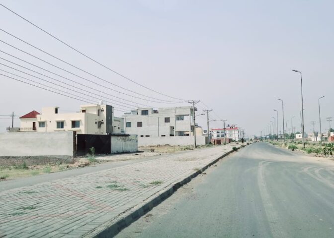 Prime Location 10 Marla Residential Plot Near Park Mosque And Commercial Market For Sale In M Block LDA Avenue 1 Lahore
